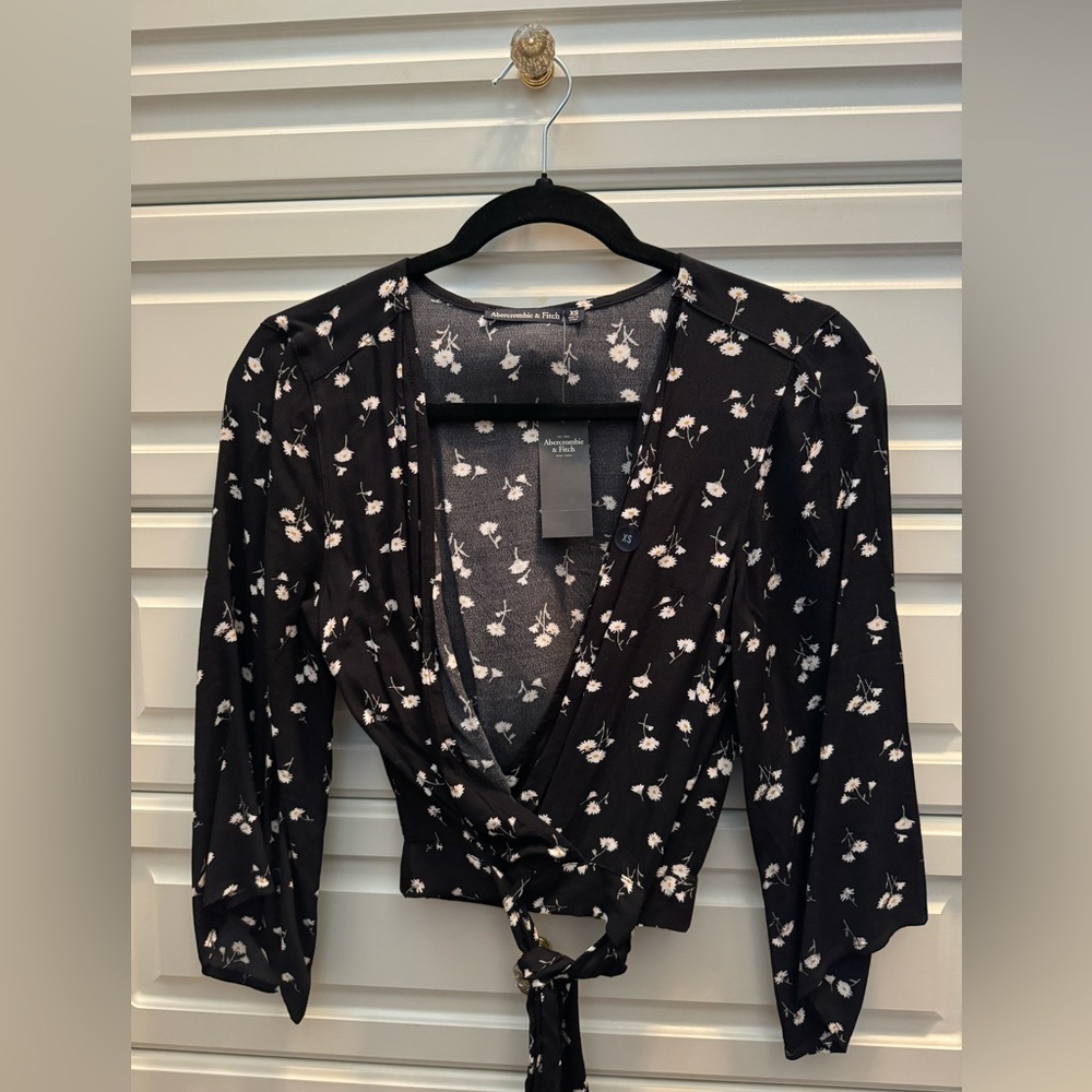 Abercrombie Cropped Floral Printed Top with Tie